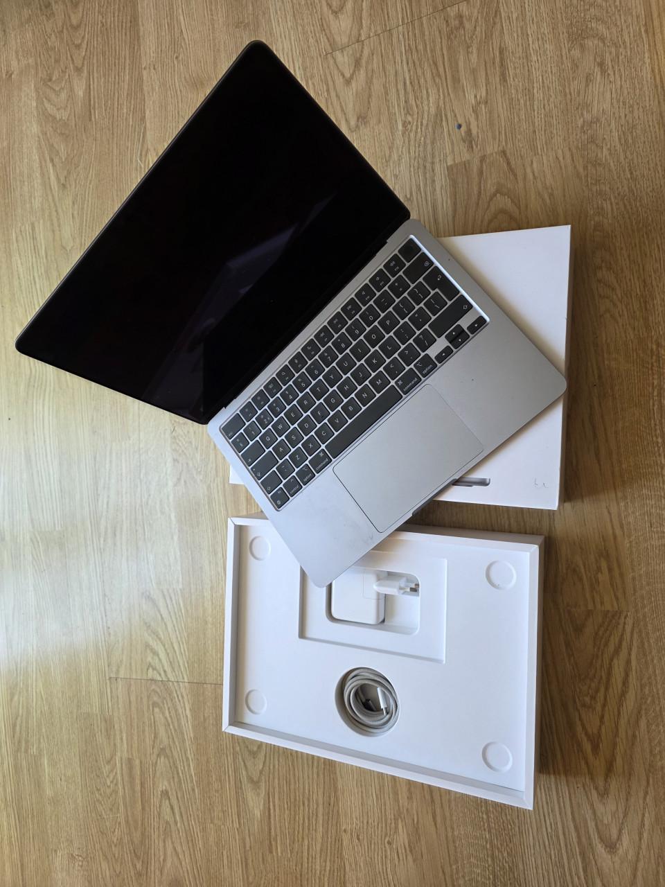 Macbook air M2