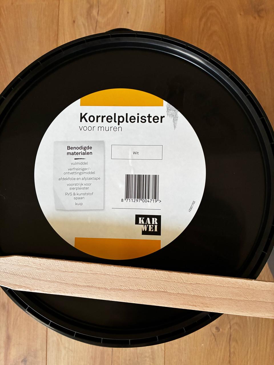 2 emmers Karwei korrelpleister fijn