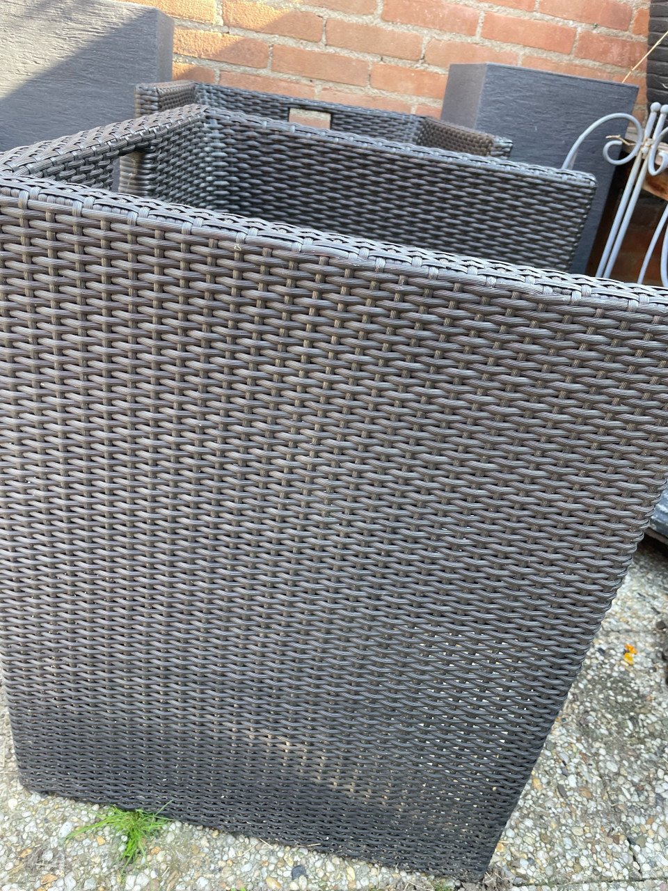 4 grijze tuinstoelen