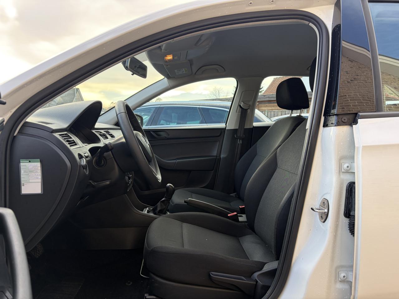 Skoda Rapid Spaceback 1.2 TSI Greentech Active 2016 107dkm Airco Navigatie