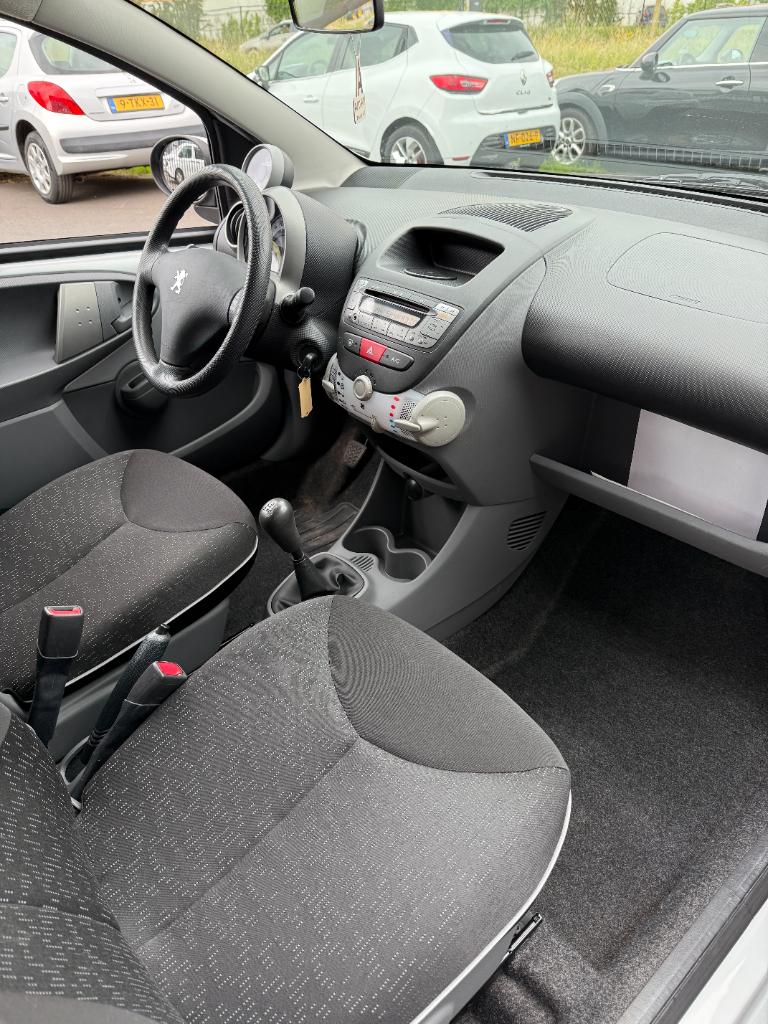 Peugeot 107 1.0-12v xs - 5drs - airco