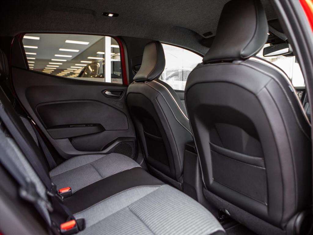 Renault Clio 1.0 tce 90 techno | navigatie | park. sensoren | camera | stoe