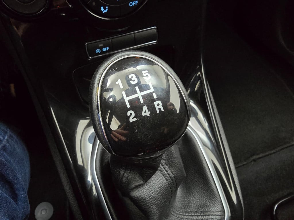 Ford Fiesta occasion titanium uitvoering met cruisecontrol en bluetooth | t