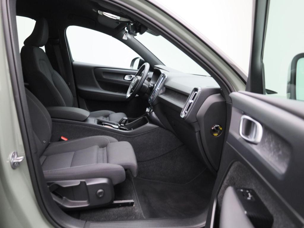 Volvo XC40 single motor extened range core 82 kwh | automaat | apple carpla
