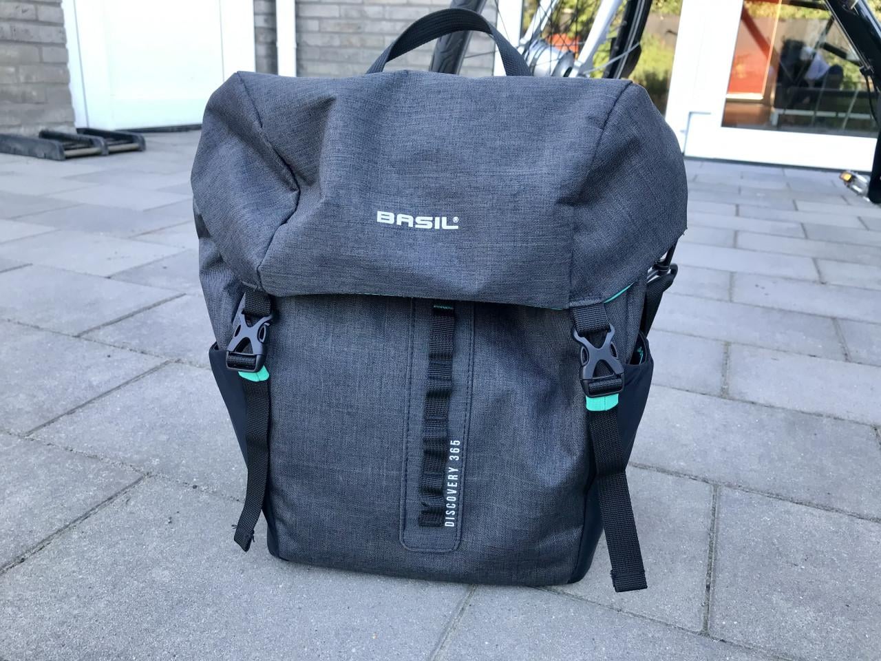 Basil fierstas als nieuw