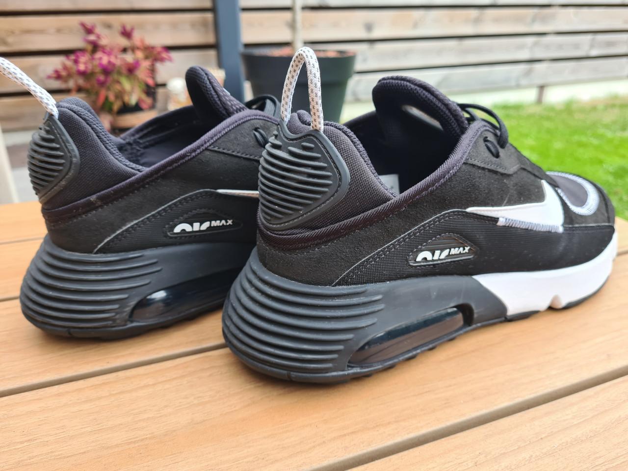 Nike Air Max 2090 maat 44.5 in NIEUWSTAAT