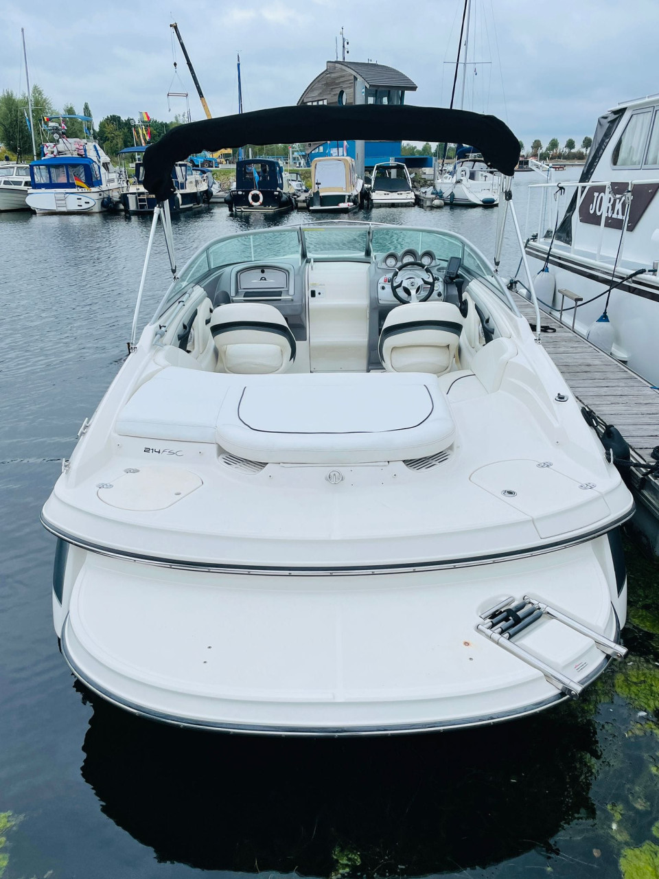 Speedboot Monterey 214 FSC