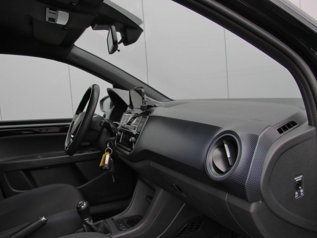 Volkswagen UP! active 5drs. clima | cruise | camera | vol!