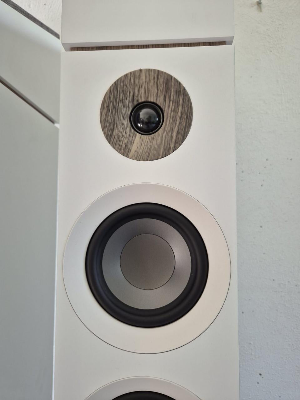 JAMO speakerset met subwoofer, Atmos, center, surround en hoofdspeakers