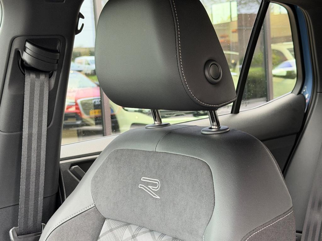 Volkswagen T-cross 1.0 tsi 116pk dsg r-line | trekhaak | navi | iq light | 