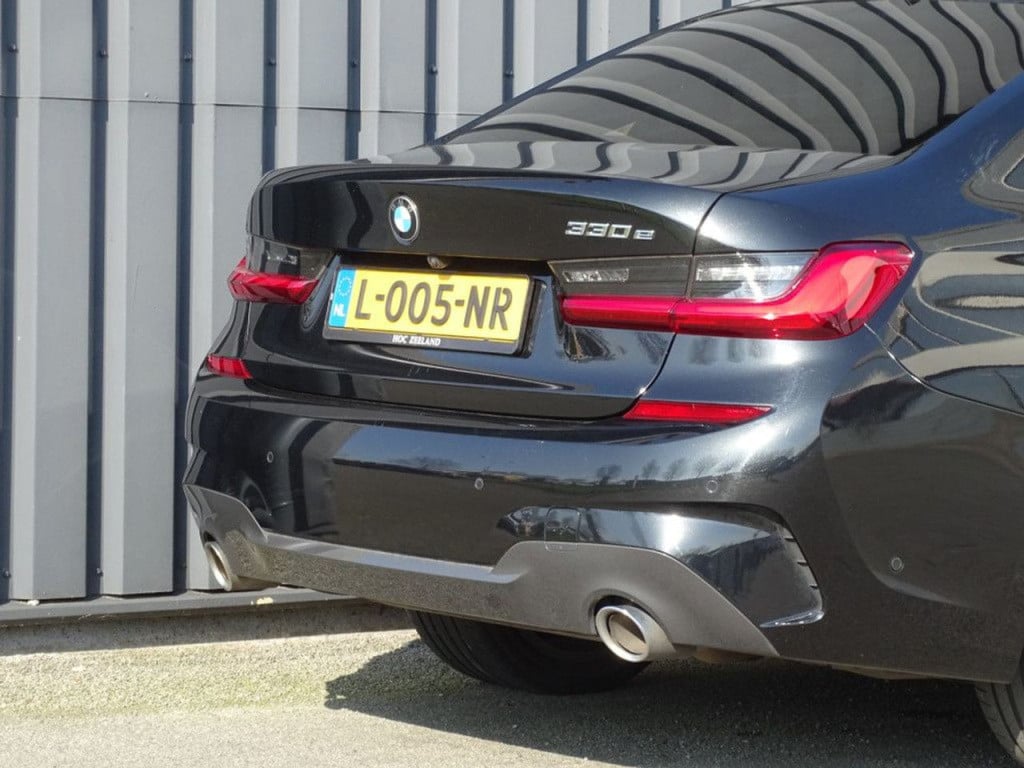 BMW 3-serie 330e edrive edition m-sportpakket | 18"