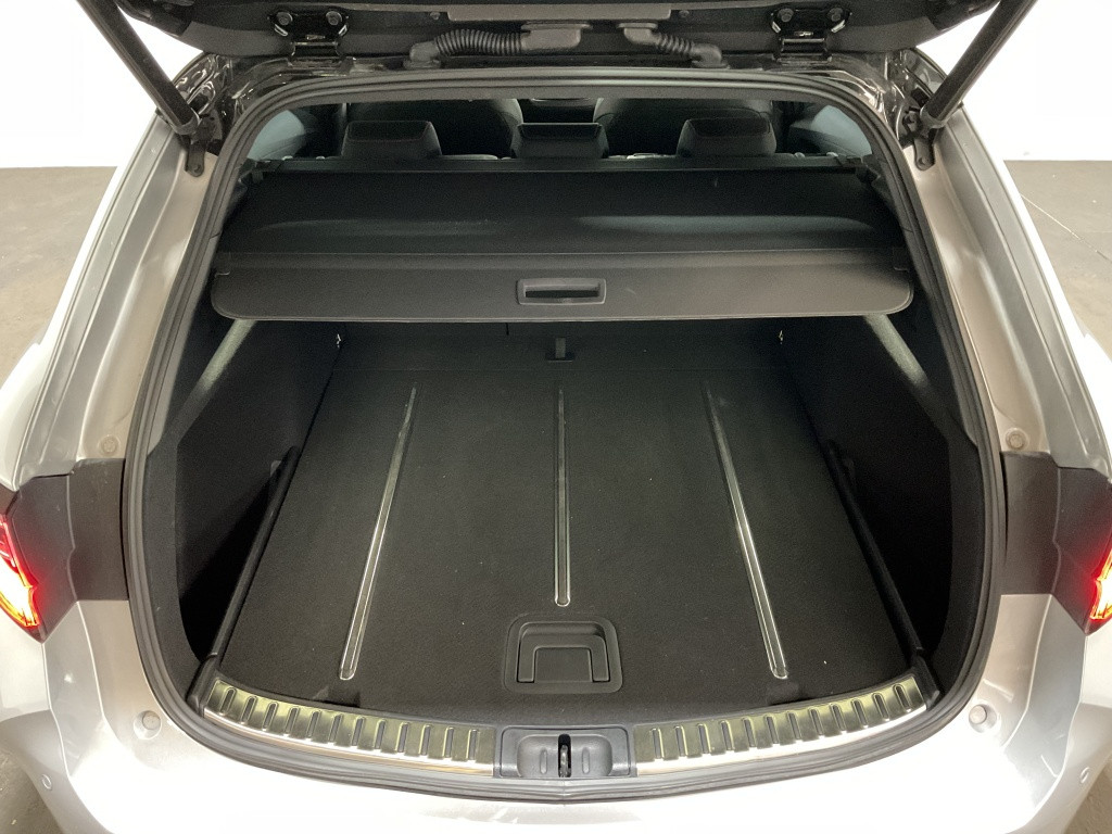 Toyota Corolla Touring Sports 1.8 hybrid executive | navi | bi-tone | camer