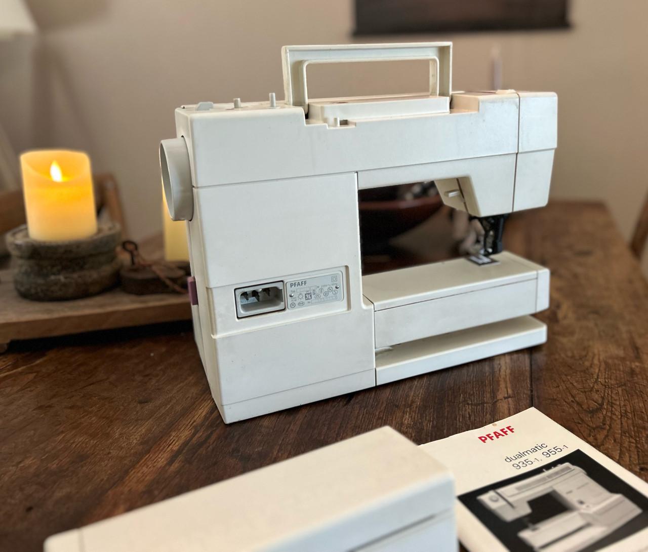 Pfaff Edition 130 naaimachine met IDT en originele koffer