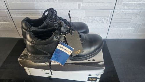 Nieuwe Gerba veiligheidsschoenen maat 44