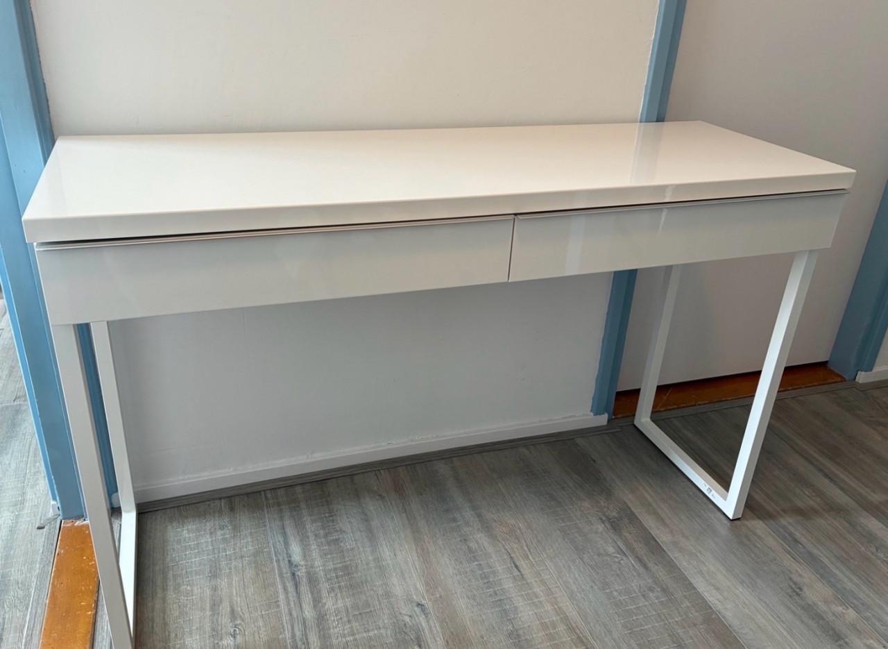 IKEA BESTÅ BURS wit console / bureau