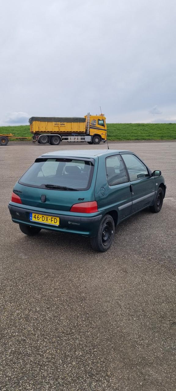Peugeot 106 met nieuwe apk!
