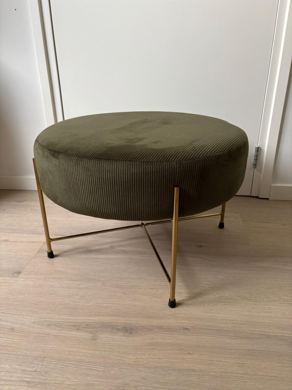 Groene poef met gouden poten