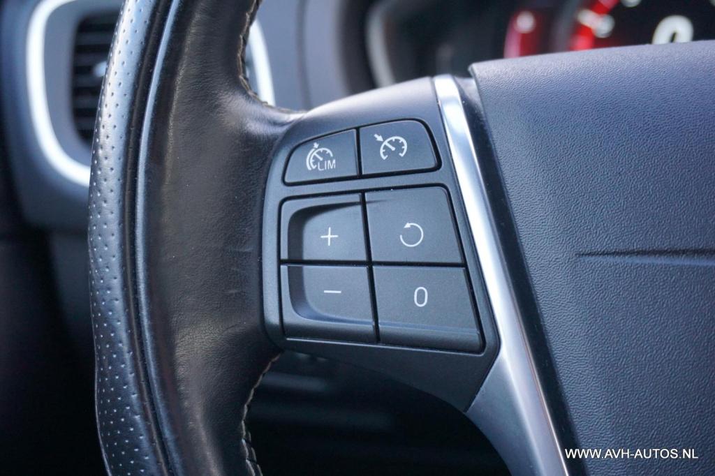 Volvo V40 2.0 t2 r-design