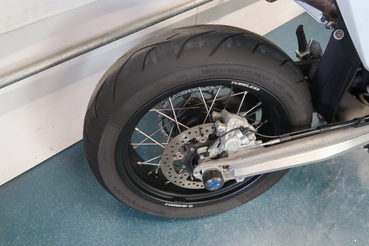 Husqvarna 701 Supermoto 2021 BTW motor