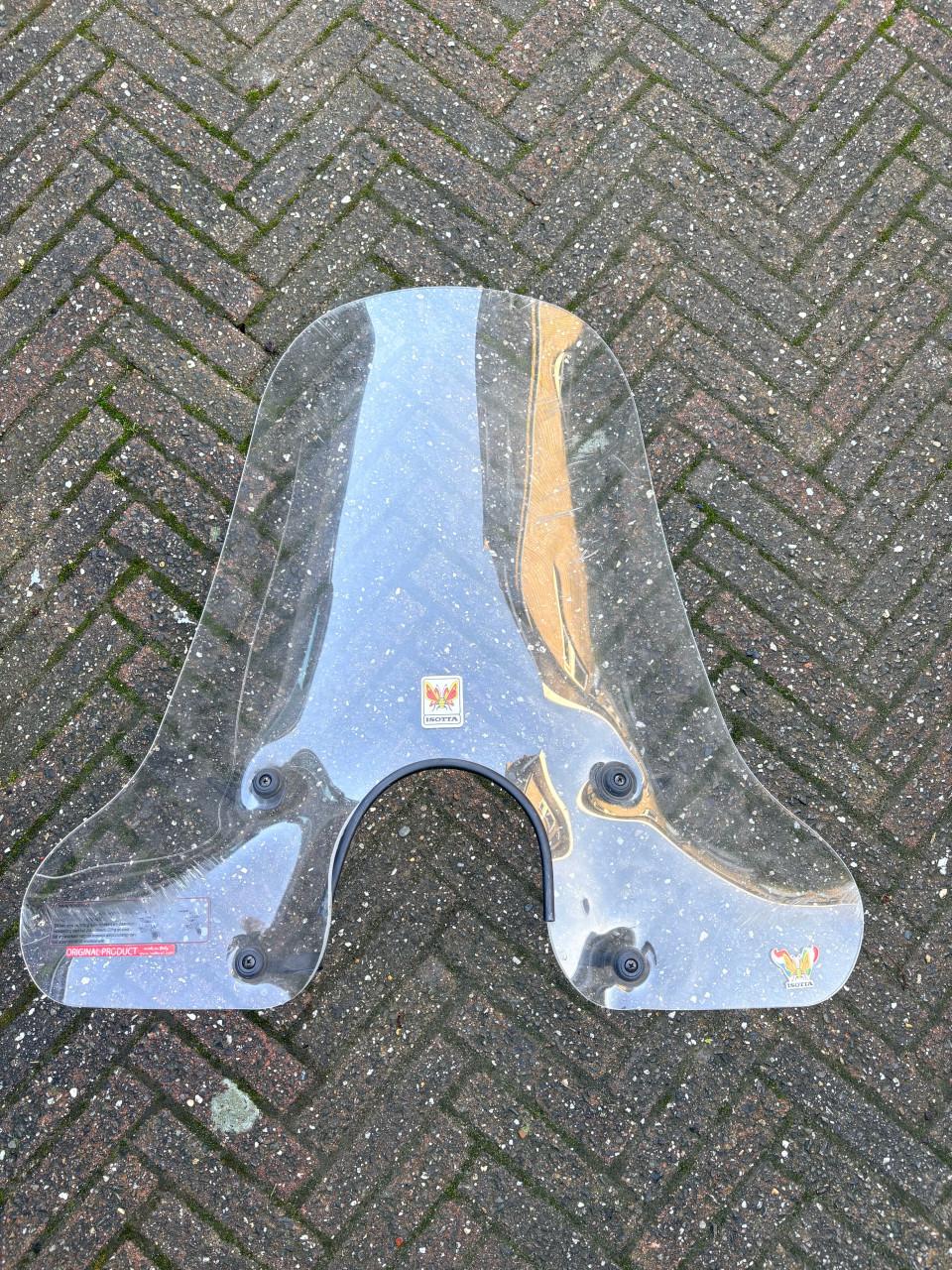 Agm retro scooterkappen en windschermen