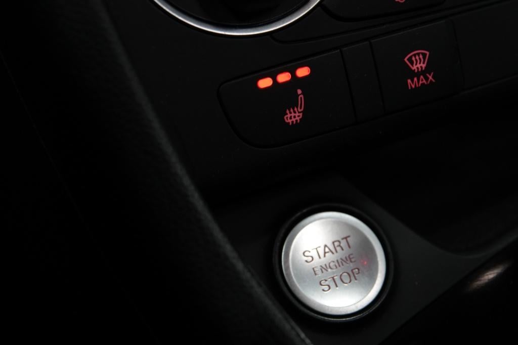 Audi Q3 1.4 tfsi | pano | stoelverw. | cruise | trekhaak |