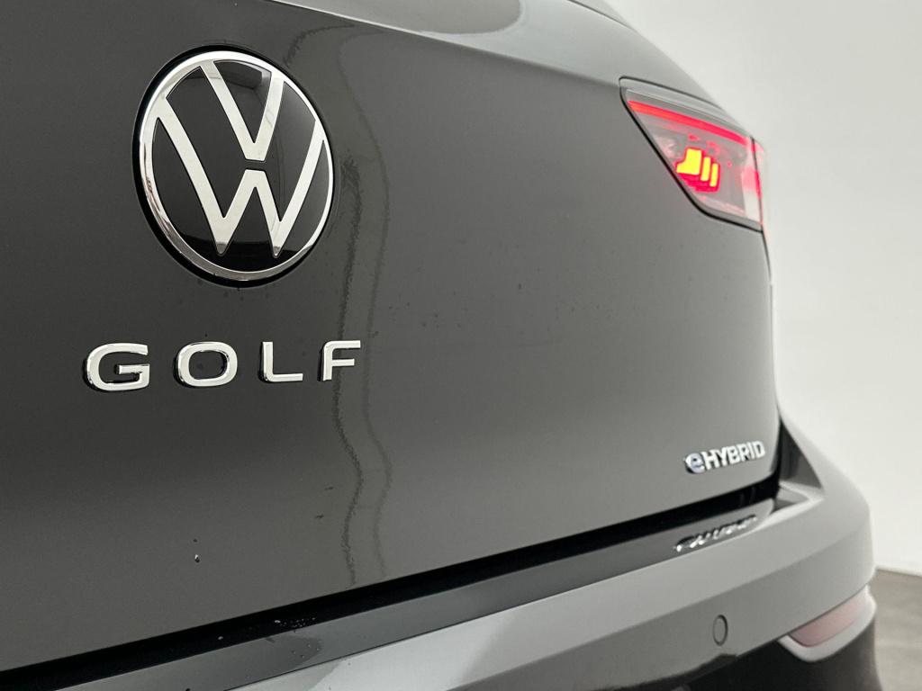 Volkswagen Golf style plug in hybride 204 pk