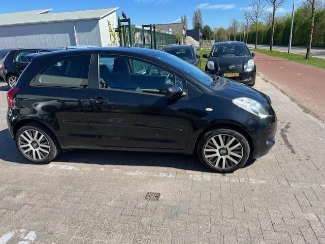 Toyota Yaris 1.3 vvti sol