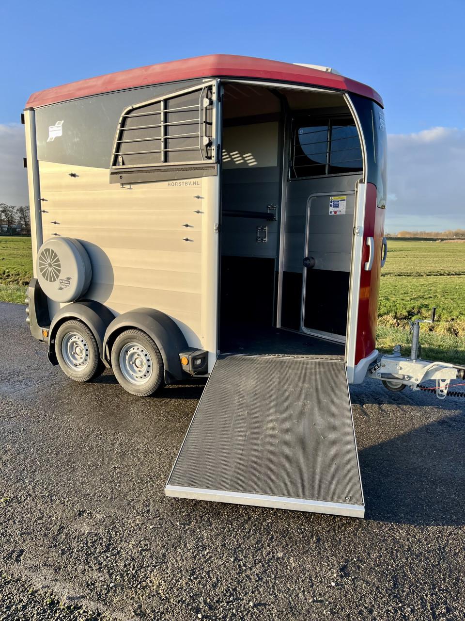 Volledig aluminium Ifor HB403 met voorlosklep en klep/deur