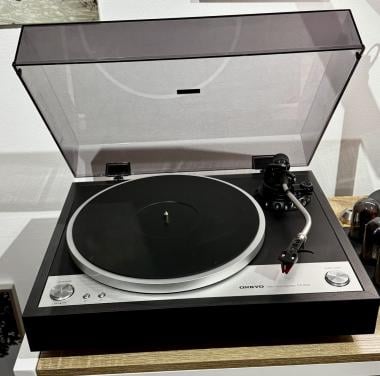 TOPMODEL DRAAITAFEL ONKYO CP1050