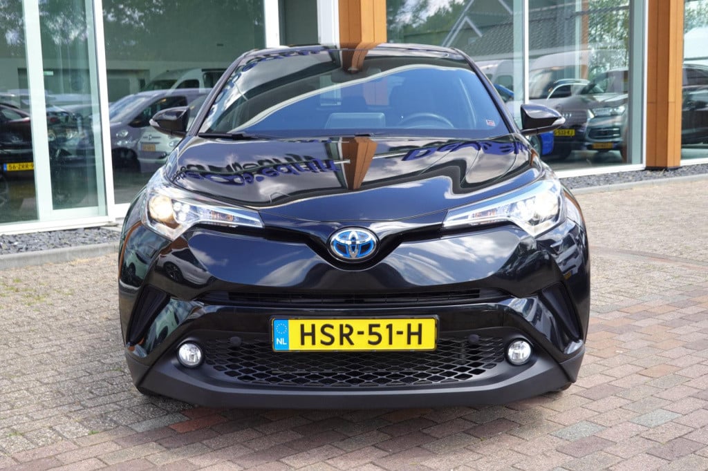 Toyota C-hr 1.8 hybrid adventure