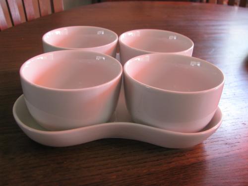 4 Schaaltjes op grote schaal.