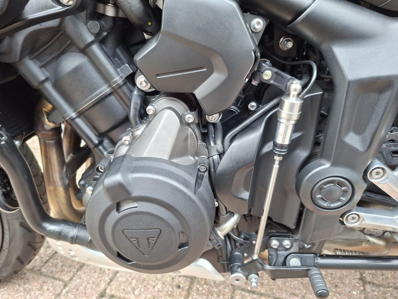 Triumph Trident 660 Triple Tribute ( Incl. Fabrieksgarantie )