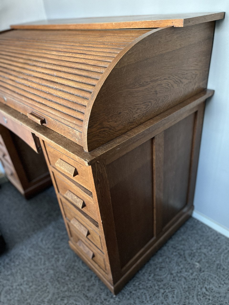 VINTAGE BUREAU
