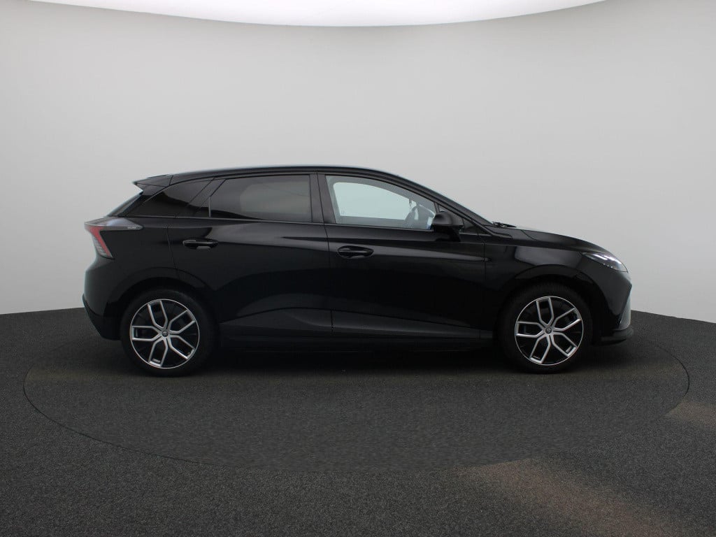 MG Mg4 64 kwh luxury | automaat | navigatie | climate control | apple carpl