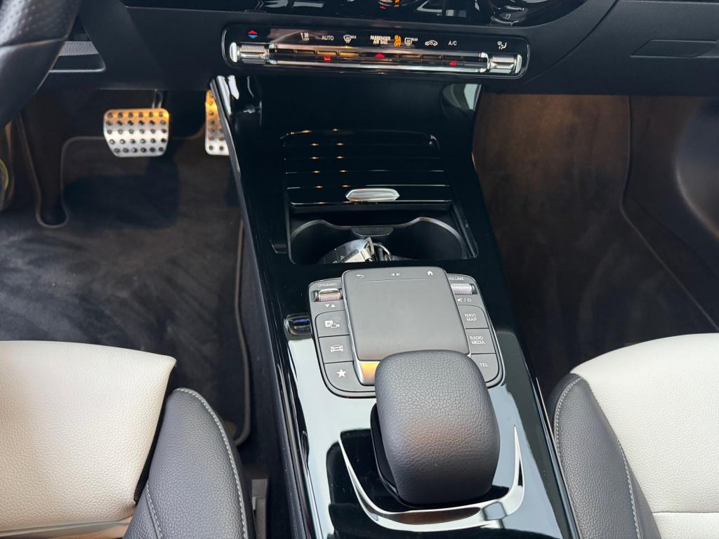 Mercedes-Benz A-Klasse 200 amg line night- pakket automaat , sfeer verlicht