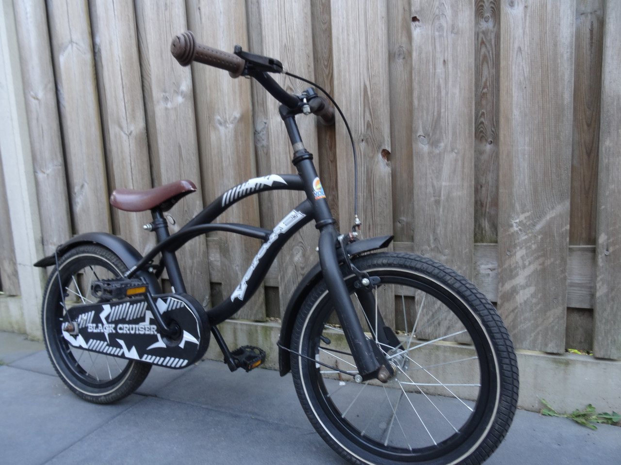 Volare Black Cruiser 16 inch jongensfiets
