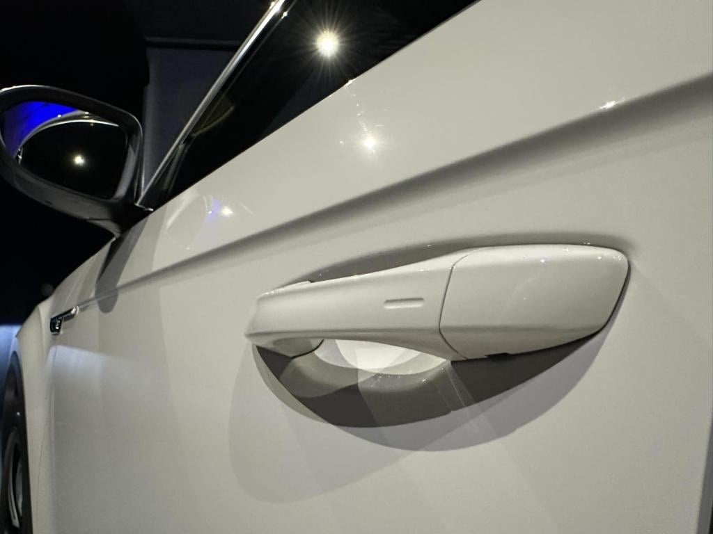 Volkswagen T-roc 1.5 tsi r-line edition *keyless*winterpakket*camera*