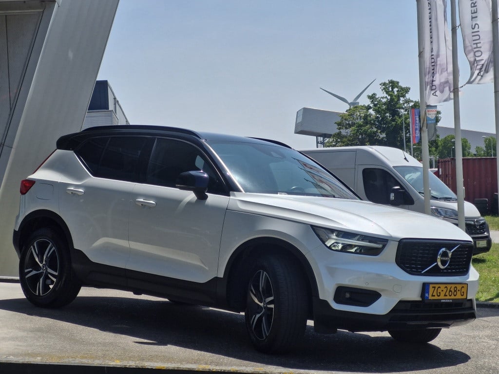 Volvo XC40 2.0 t4 r-design