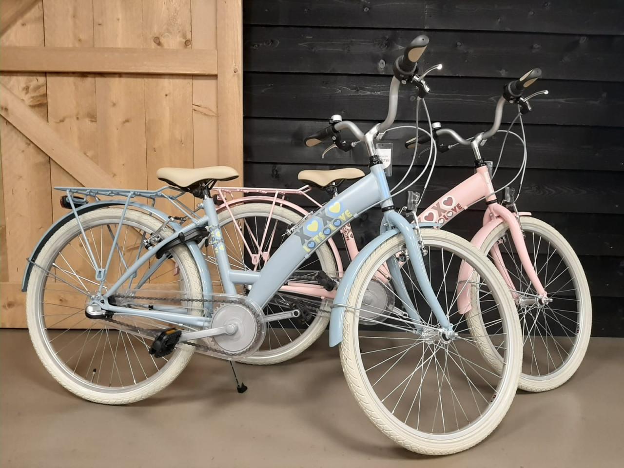 Ruim assortiment nieuwe kinderfietsen van 12 tot 26 inch !