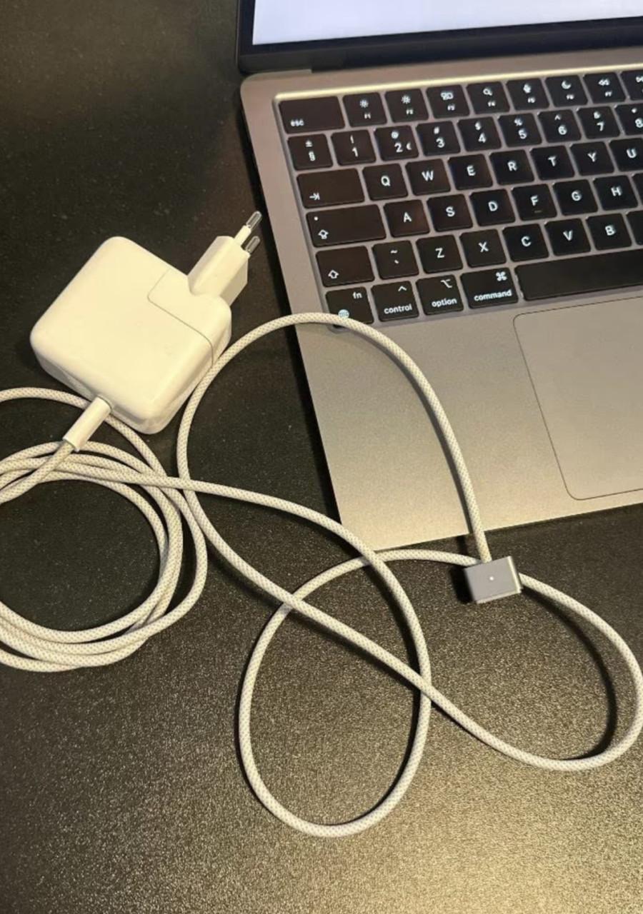 MacBook Air 13” M3 – 8GB/256GB