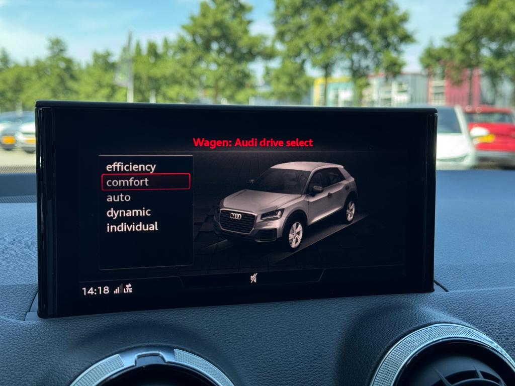 Audi Q2 35 tfsi s edition * virtual cockpit * carplay * keyless * camera
