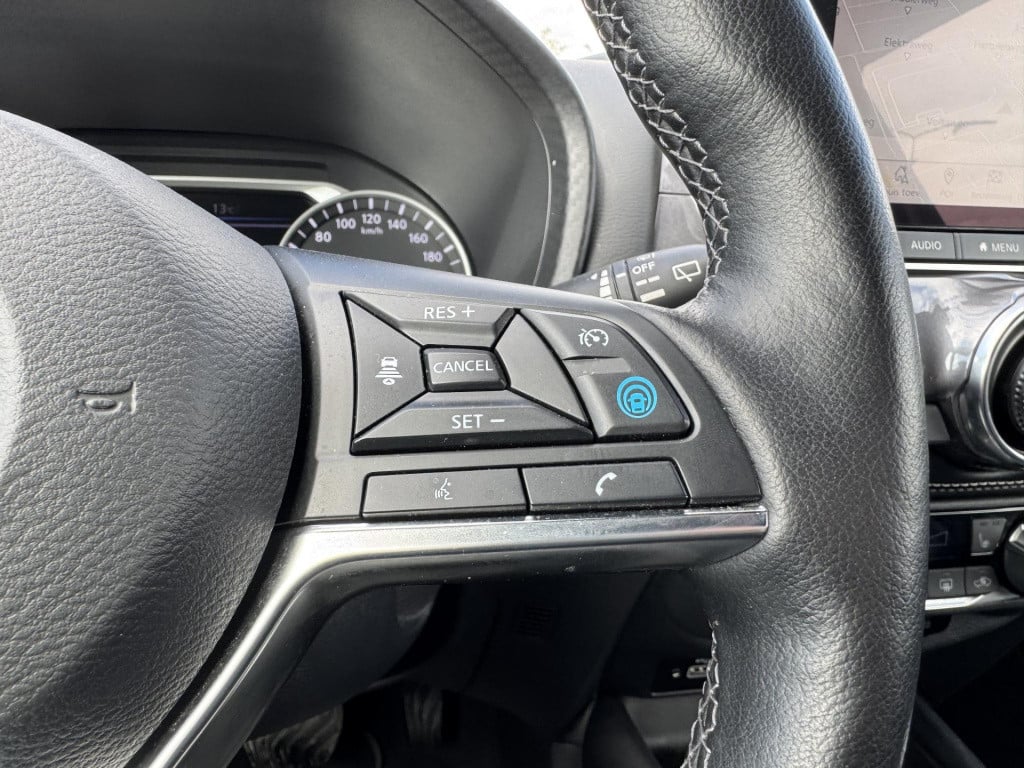 Nissan Juke 1.6 hybrid tekna full options!