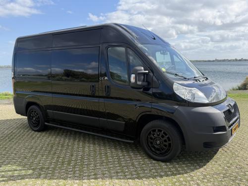 Peugeot boxer ofgrid camper