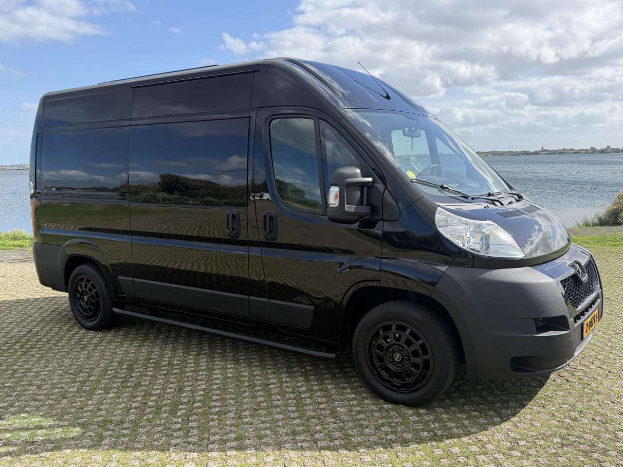 Peugeot boxer ofgrid camper