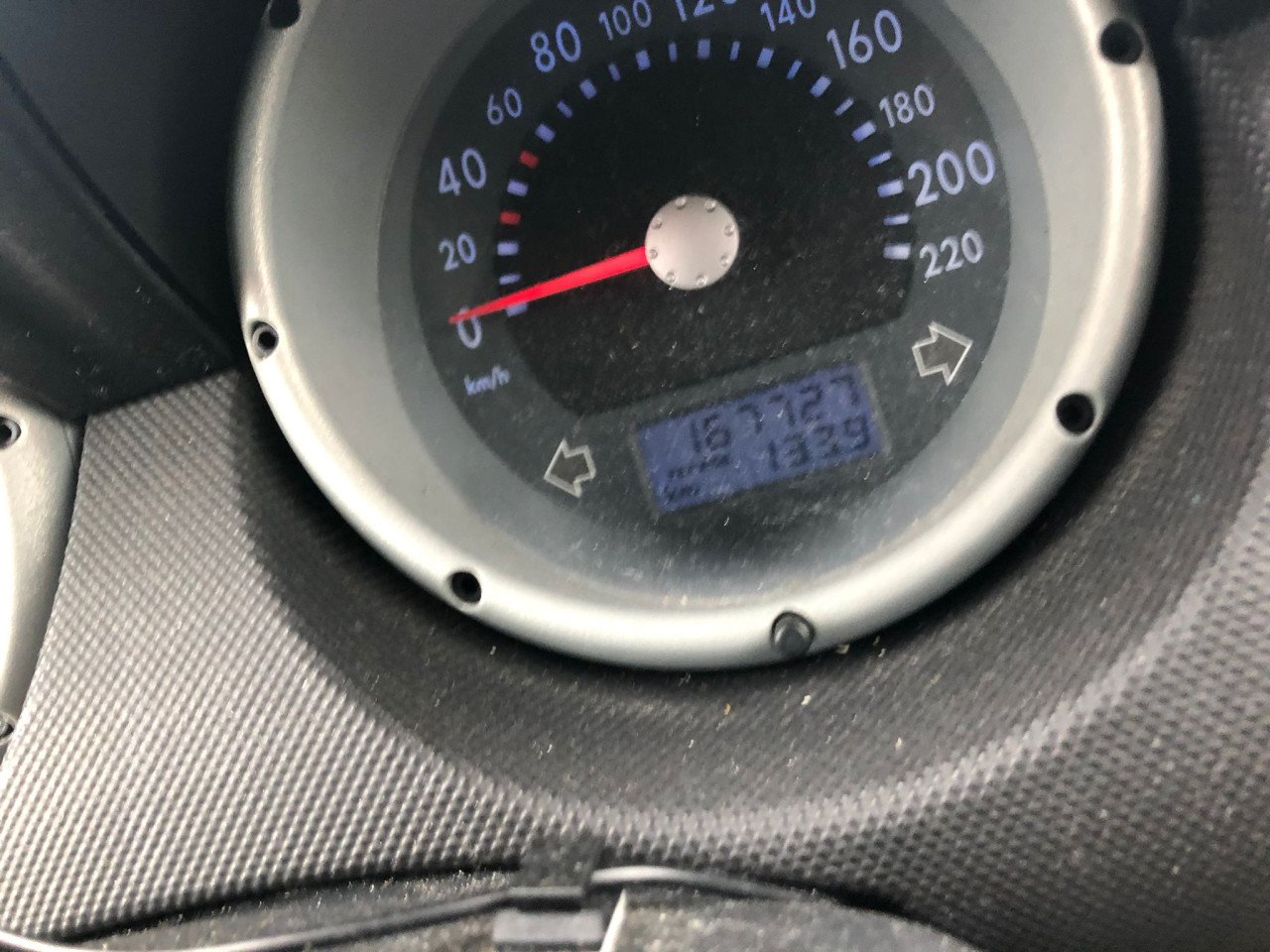 Volkswagen Lupo zwart - automaat - BJ 2000