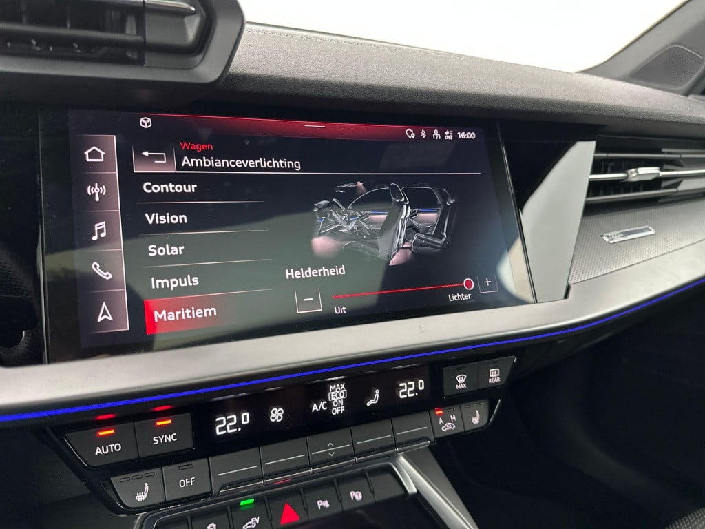 Audi A3 sportback 40 tfsi e s-line pano sfeer acc camera