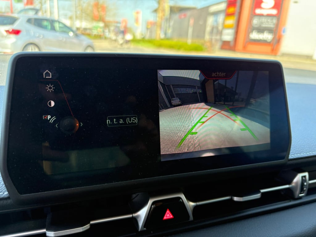 Toyota Supra 2.0 launch premium