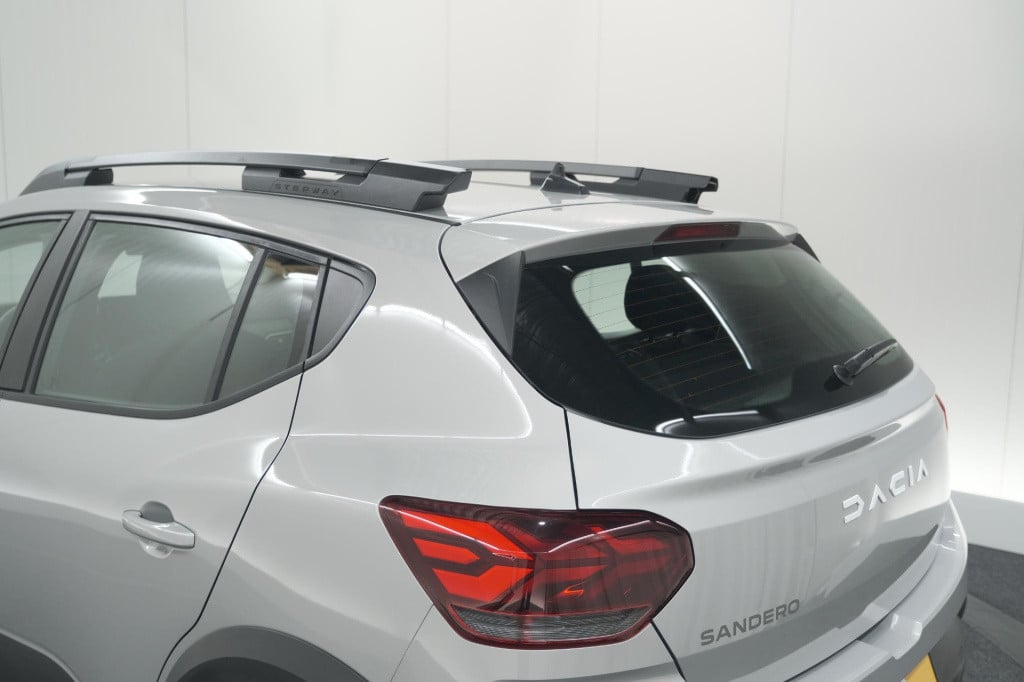 Dacia Sandero Stepway tce 90 expression | camera | dodehoekdetectie | navig