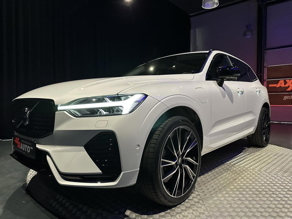 Volvo XC60 2.0 t6 plug-in hybrid awd plus dark *pano*hksound*leder*memory*