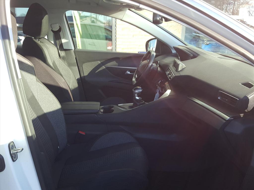 Peugeot 3008 1.2 130pk s&s access trekhaak | cruise control | airco | bluet